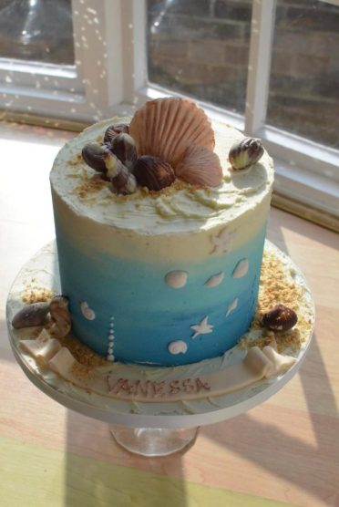 Shell cake with chocolates