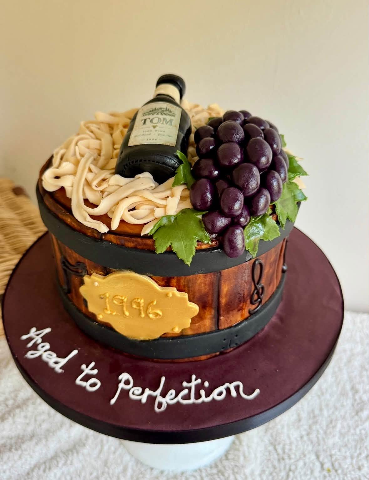 Wine and music lovers cake
