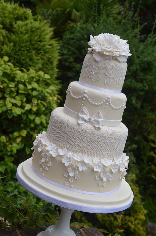 Lace & flowers wedding cake