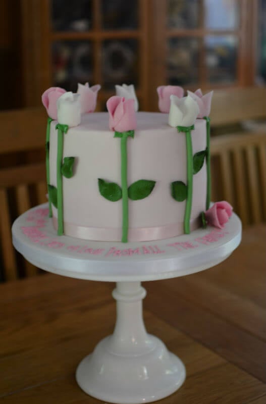 Tall roses birthday cake