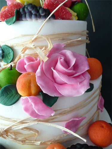 fruit-flowers-cake