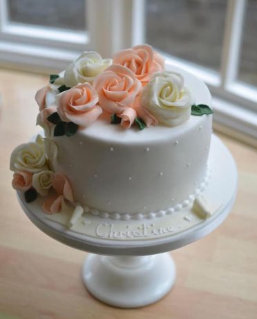 Peach roses birthday cake