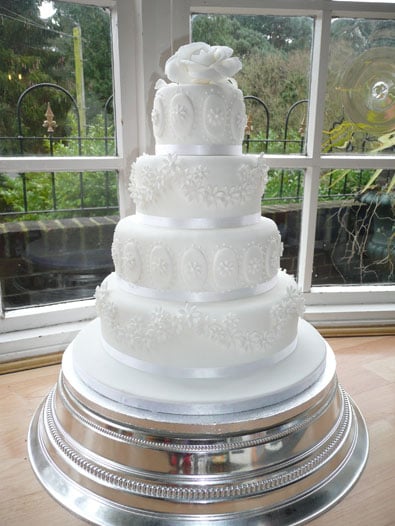 White wedding cake 4 tier