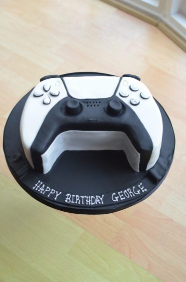 PS5 Controller cake