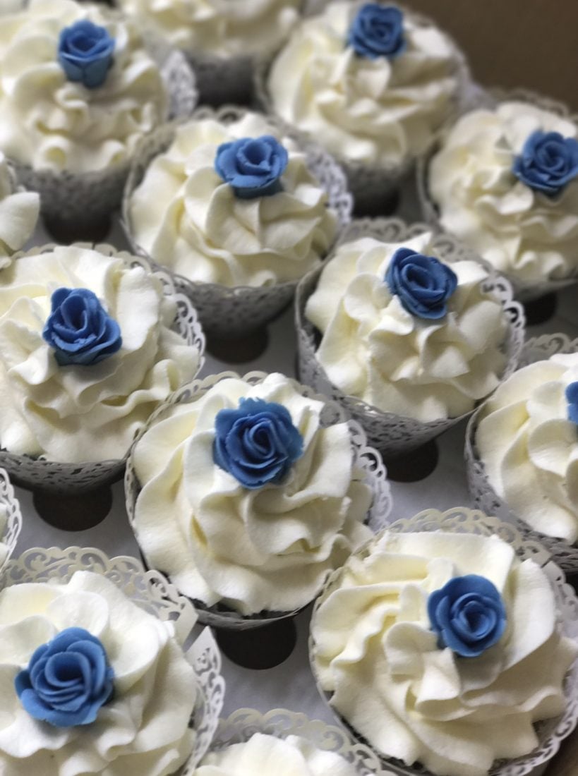 Blue rose cupcakes.