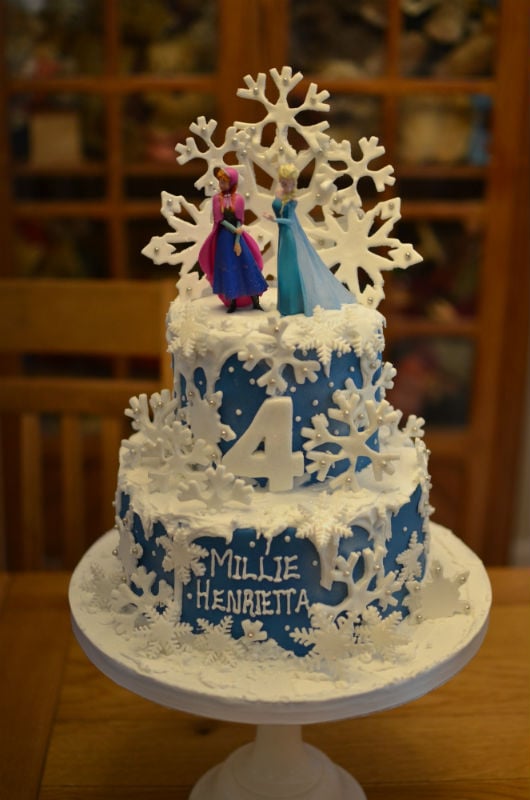 Frozen cake with Elsa & Anna