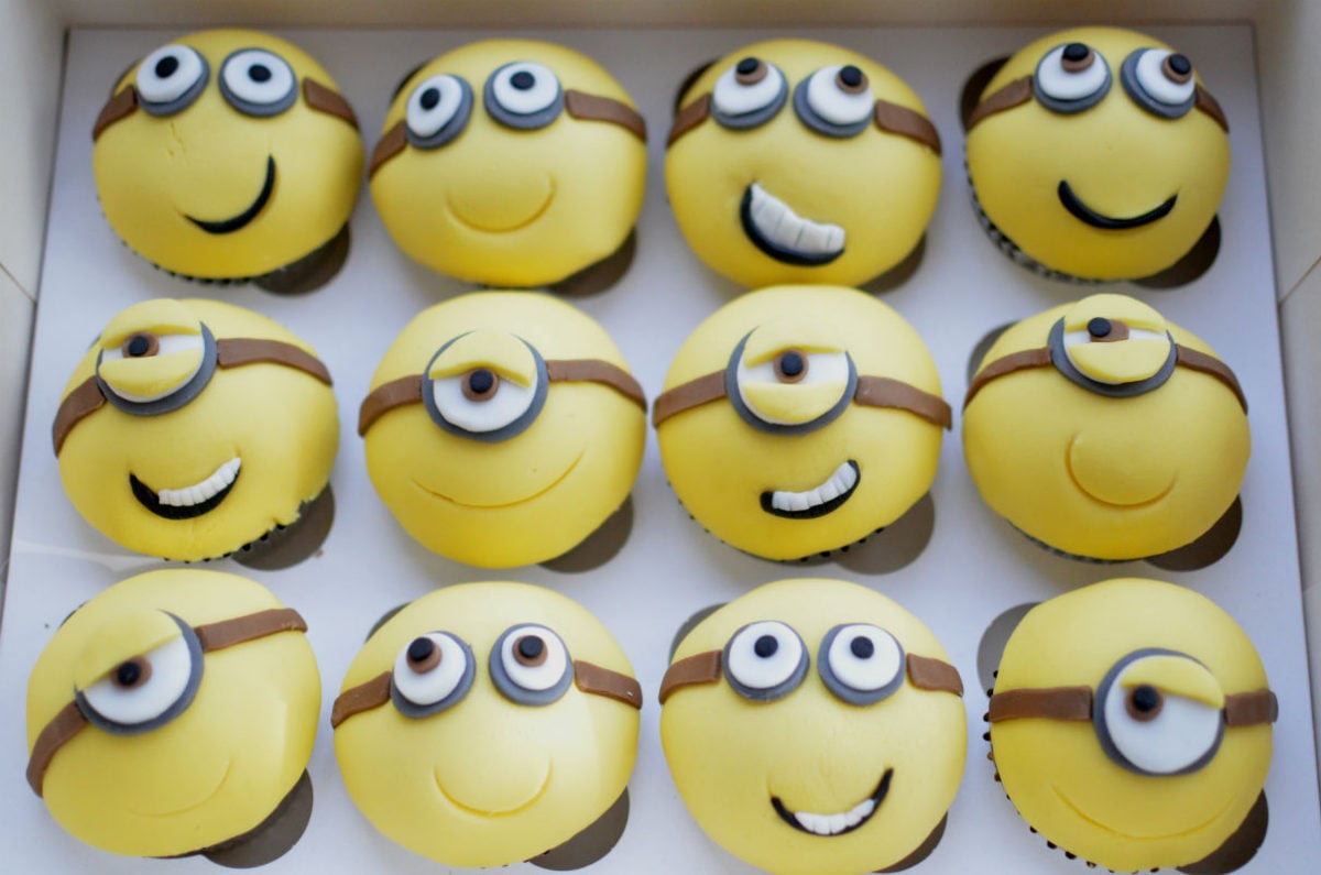 Minion cupcakes