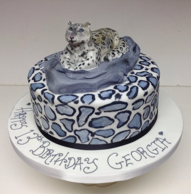 Snow leopard cake